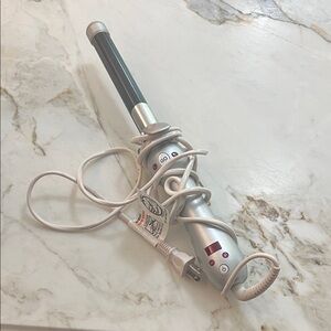 The Beachwaver Co. Silver and Black Curling Wand